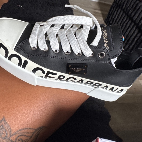 Sneakers - Picture 1 of 4